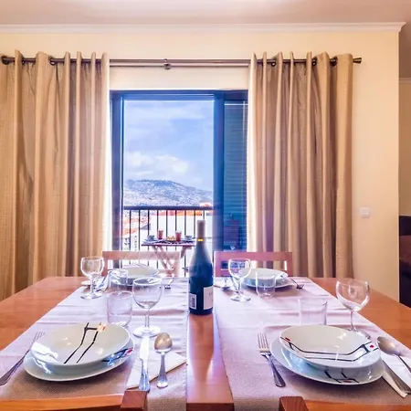 Lulina Two Bedroom By Alma Apartamento
